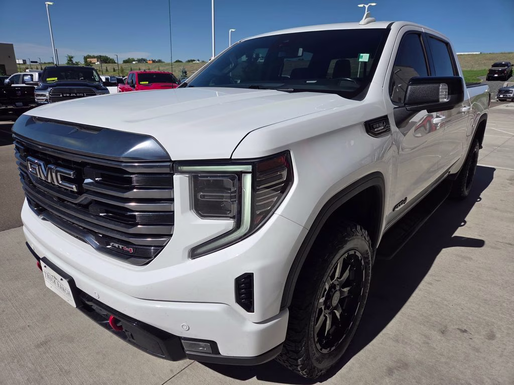 2022 Summit White GMC Sierra 1500 AT4 4X4 Truck