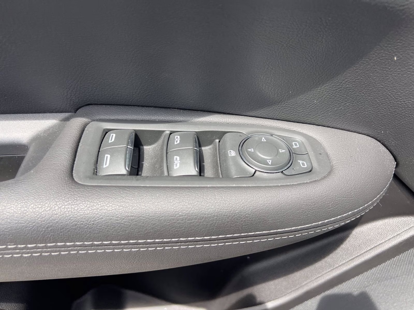 2023 Argent Silver Metallic Cadillac XT5 Luxury AWD SUV