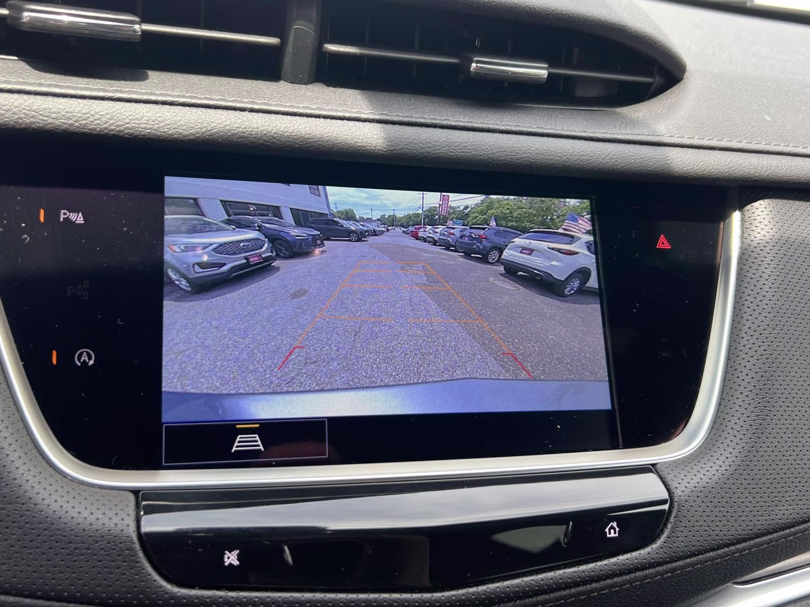 2023 Argent Silver Metallic Cadillac XT5 Luxury AWD SUV
