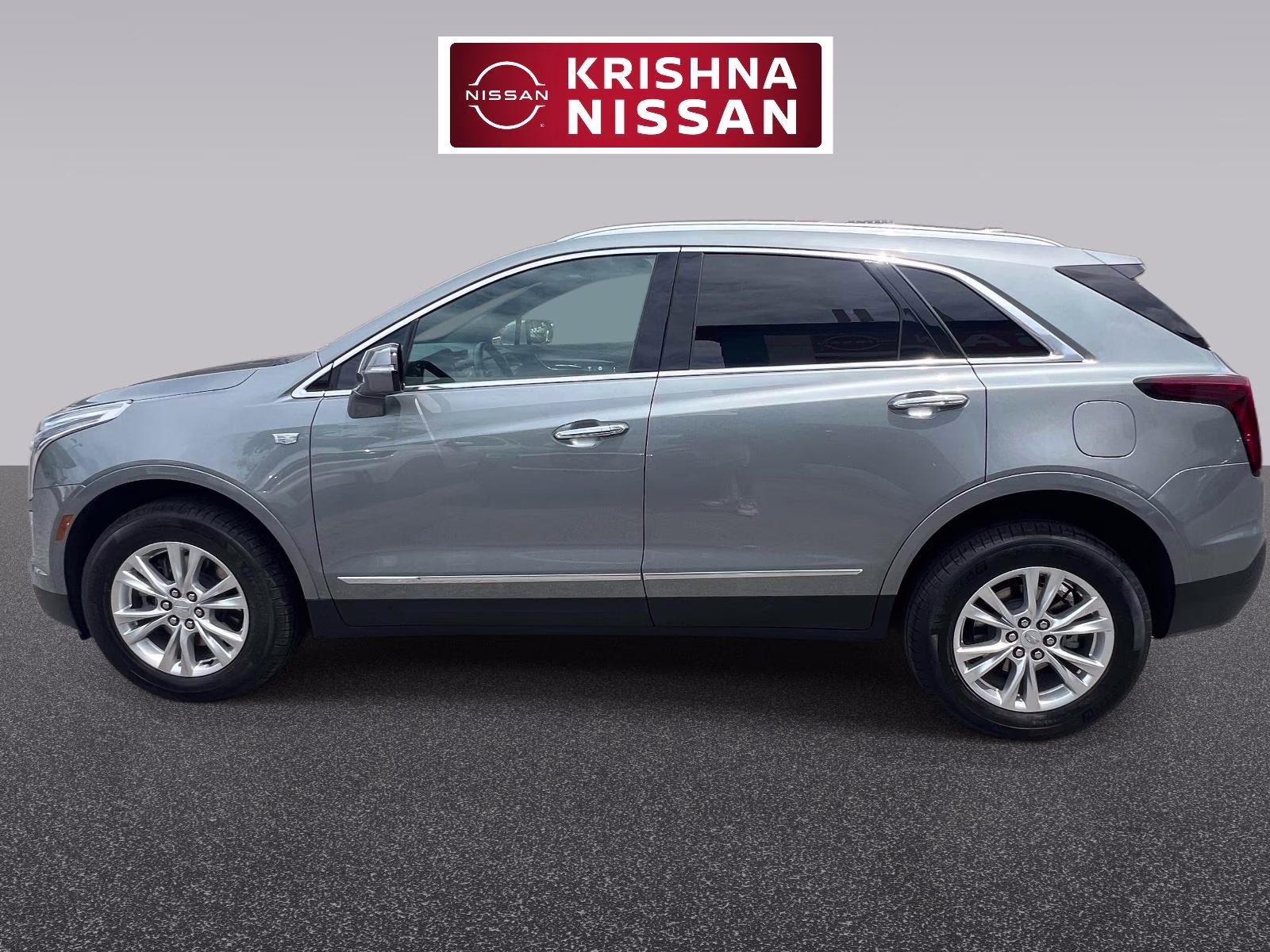 2023 Argent Silver Metallic Cadillac XT5 Luxury AWD SUV