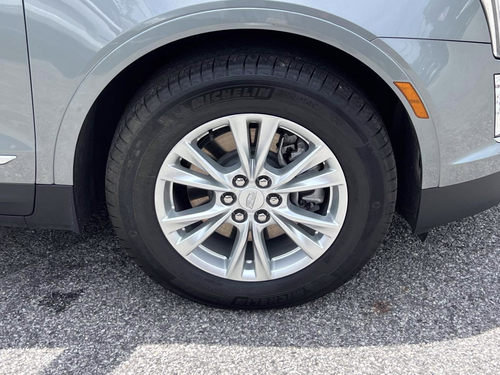 2023 Argent Silver Metallic Cadillac XT5 Luxury AWD SUV