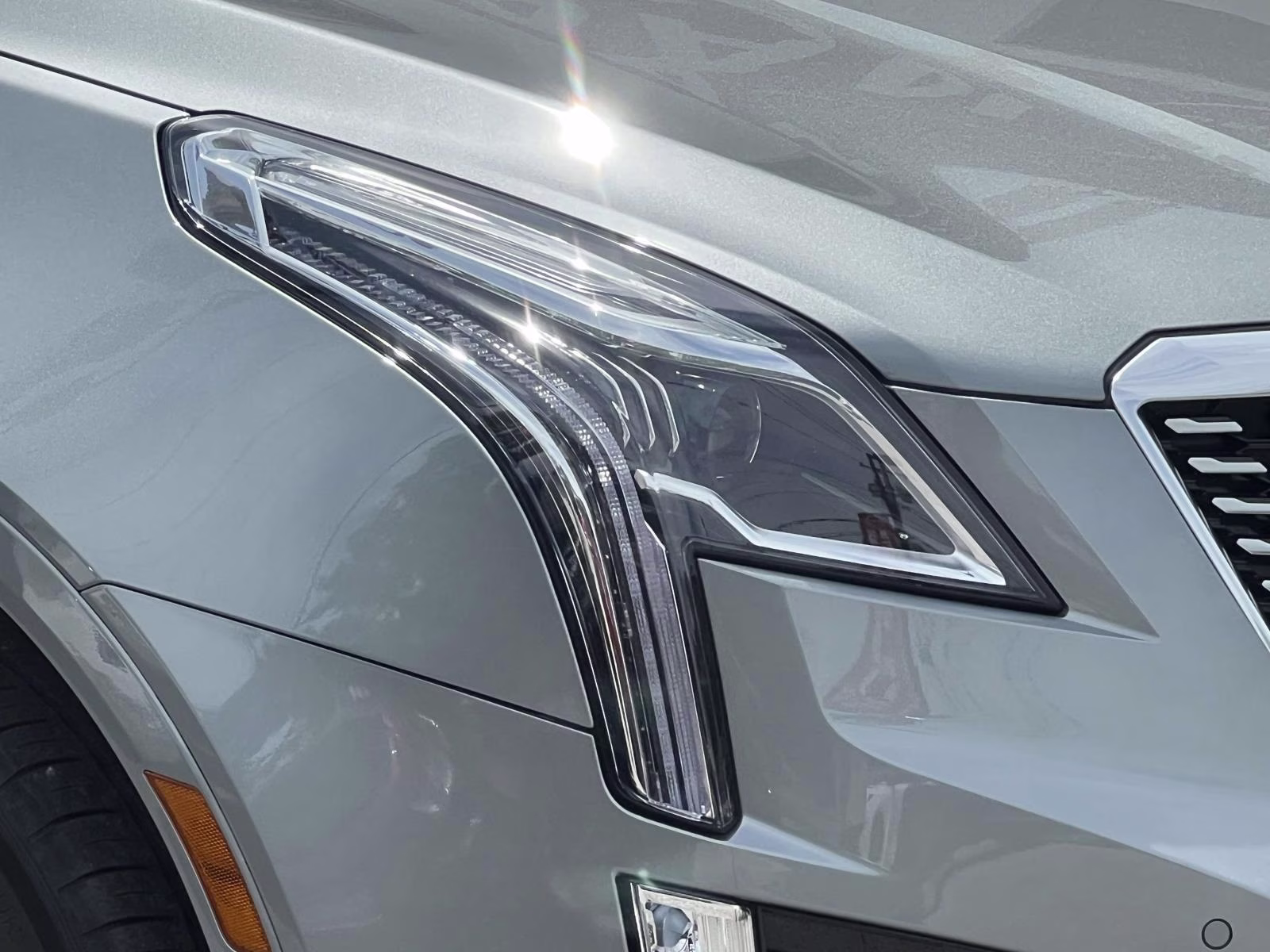 2023 Argent Silver Metallic Cadillac XT5 Luxury AWD SUV