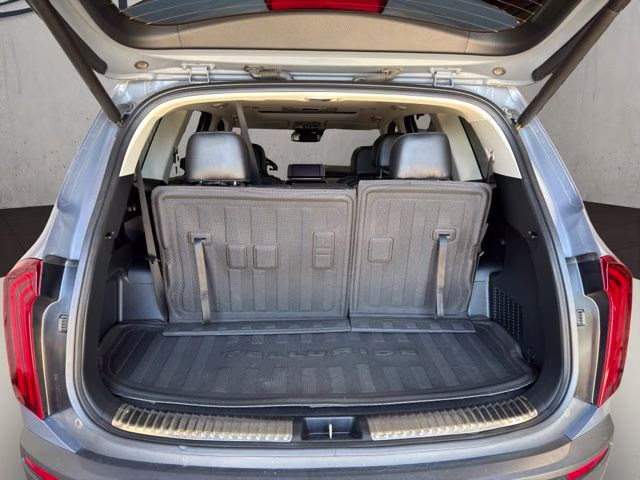 2022 Everlasting Silver Kia Telluride SX AWD SUV