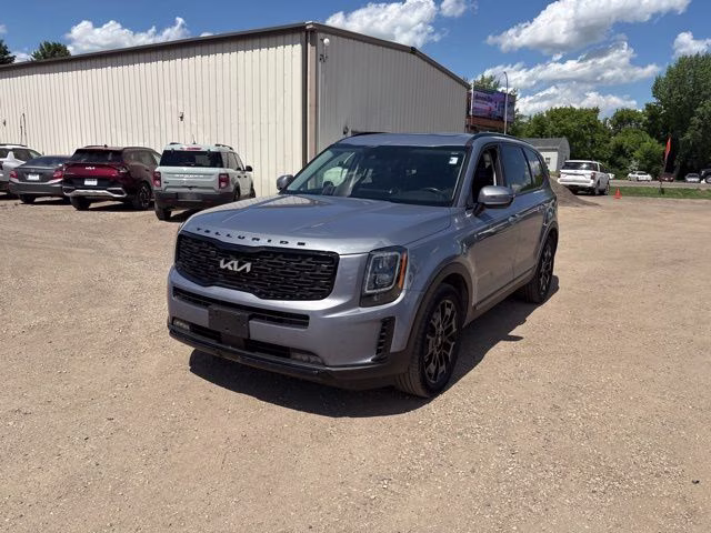 2022 Everlasting Silver Kia Telluride SX AWD SUV
