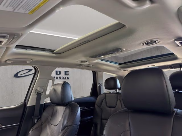 2022 Everlasting Silver Kia Telluride SX AWD SUV