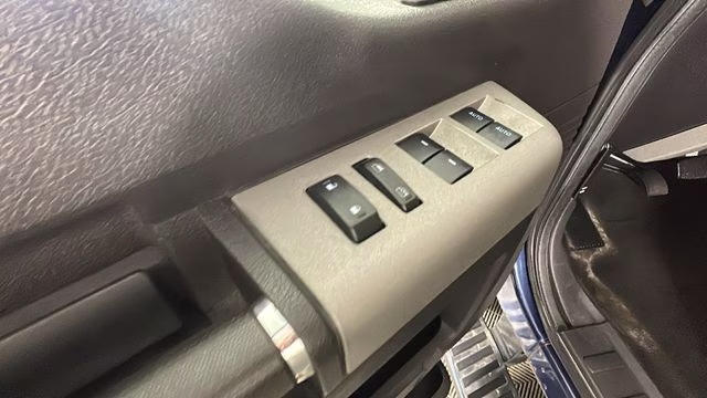 2016 Blue Ford Super Duty F-350 SRW Lariat 4X4 Truck