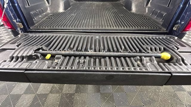 2016 Blue Ford Super Duty F-350 SRW Lariat 4X4 Truck