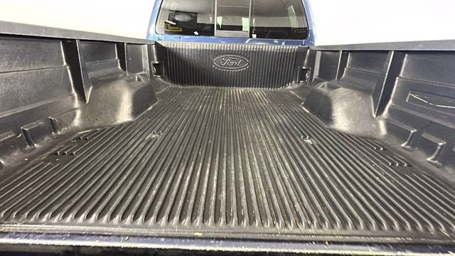 2016 Blue Ford Super Duty F-350 SRW Lariat 4X4 Truck