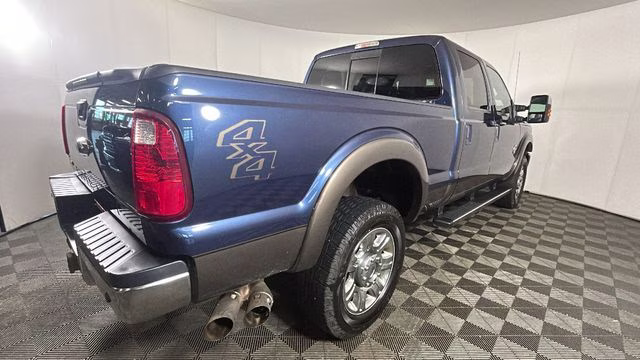 2016 Blue Ford Super Duty F-350 SRW Lariat 4X4 Truck