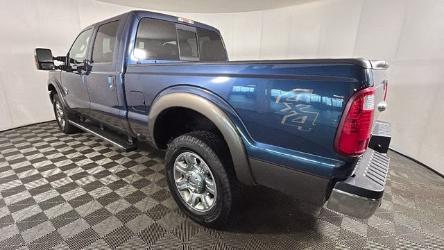 2016 Blue Ford Super Duty F-350 SRW Lariat 4X4 Truck