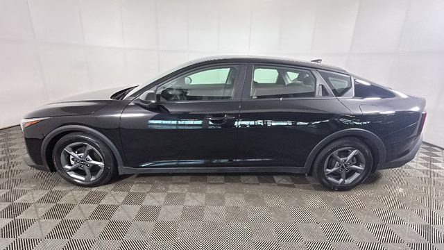 2025 Aurora Black Pearl Kia K4 LXS FWD Sedan