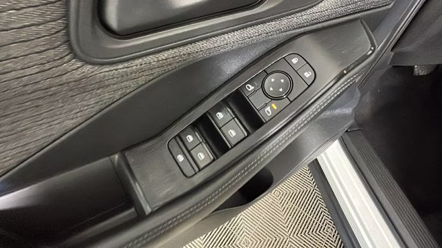 2021 Glacier White Nissan Rogue S FWD SUV