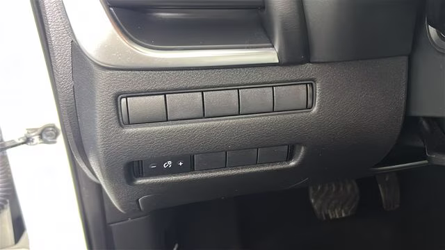 2021 Glacier White Nissan Rogue S FWD SUV