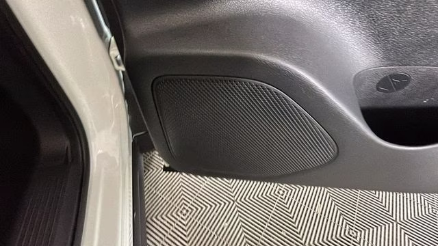 2021 Glacier White Nissan Rogue S FWD SUV