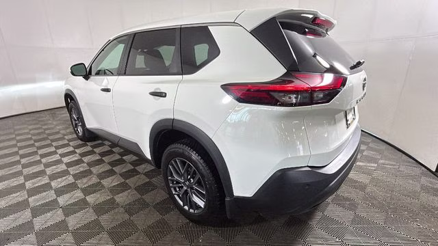2021 Glacier White Nissan Rogue S FWD SUV