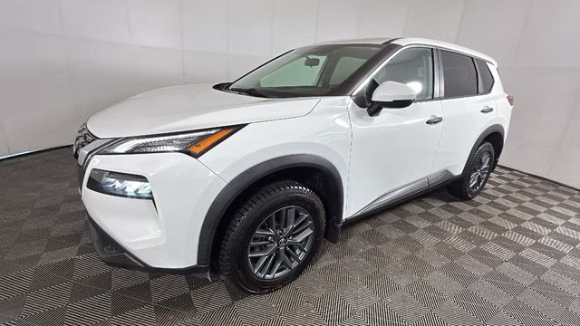 2021 Glacier White Nissan Rogue S FWD SUV