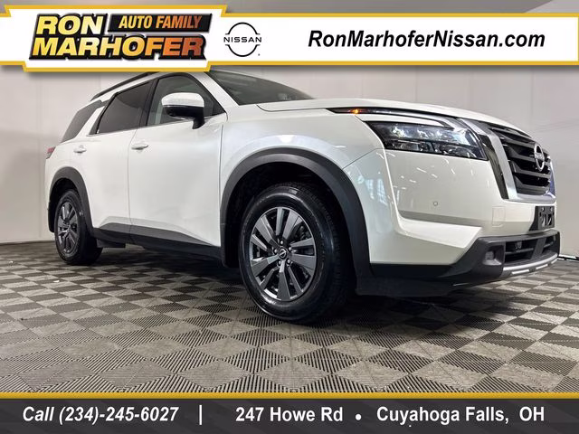 2024 Pearl White Tricoat Nissan Pathfinder SV 4X4 SUV
