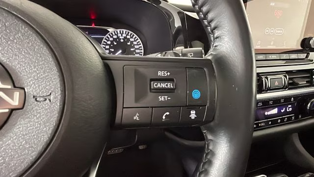2024 Pearl White Tricoat Nissan Pathfinder SV 4X4 SUV