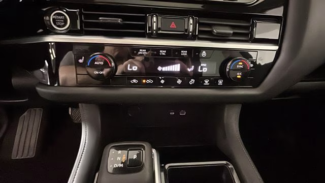 2024 Pearl White Tricoat Nissan Pathfinder SV 4X4 SUV