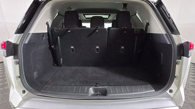 2024 Pearl White Tricoat Nissan Pathfinder SV 4X4 SUV