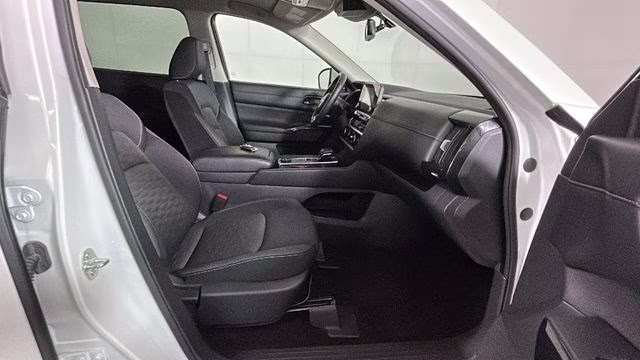 2024 Pearl White Tricoat Nissan Pathfinder SV 4X4 SUV