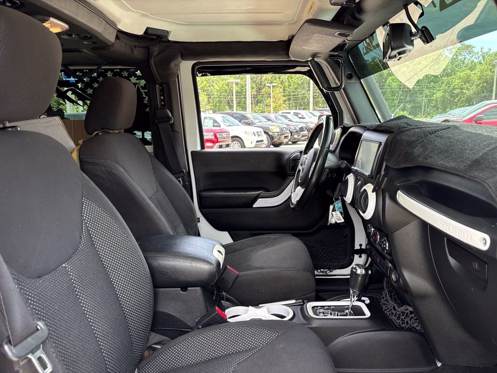 2016 Bright White Clearcoat Jeep Wrangler Black Bear 4X4 SUV