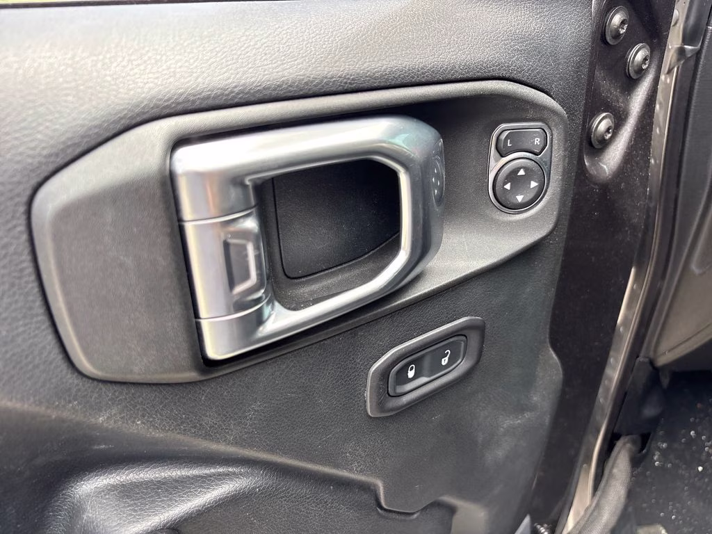 2018 Granite Crystal Metallic Clearcoat Jeep Wrangler Rubicon 4X4 SUV