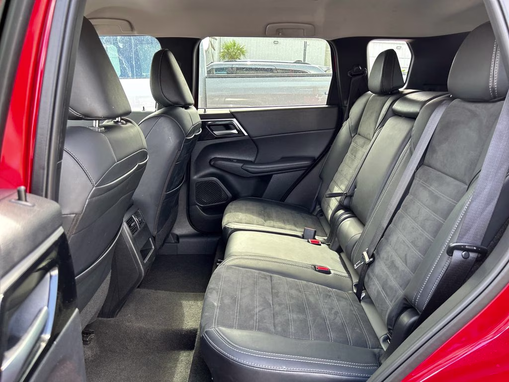 2024 Red Diamond Mitsubishi Outlander SE AWD SUV