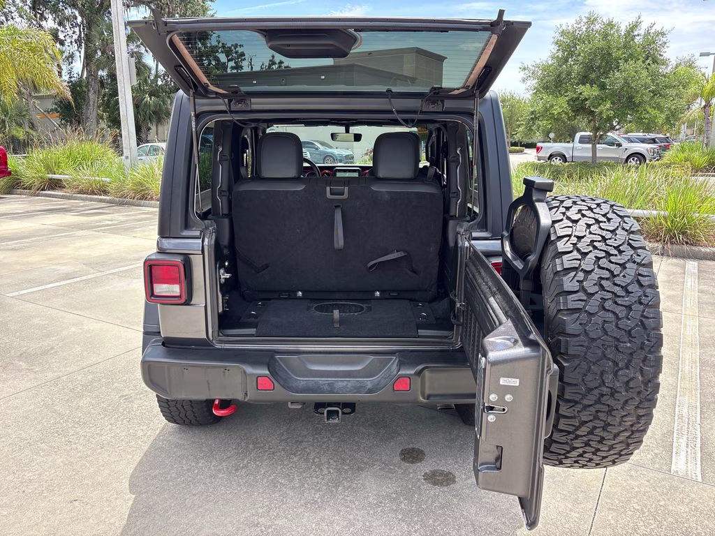 2018 Granite Crystal Metallic Clearcoat Jeep Wrangler Rubicon 4X4 SUV