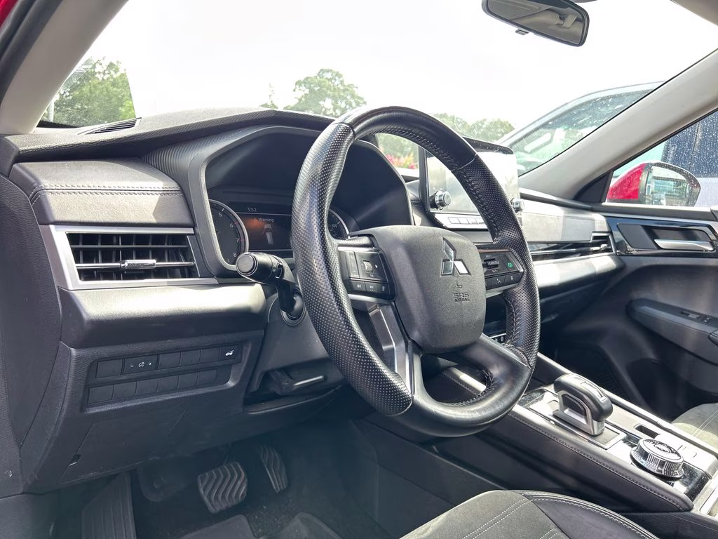 2024 Red Diamond Mitsubishi Outlander SE AWD SUV