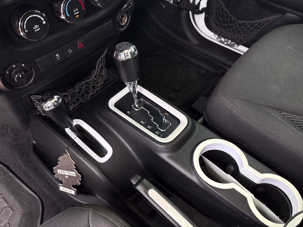 2016 Bright White Clearcoat Jeep Wrangler Sport 4X4 SUV