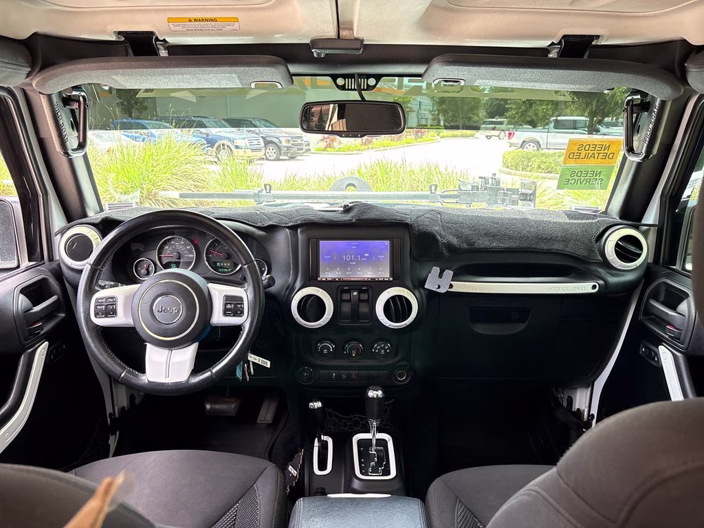 2016 Bright White Clearcoat Jeep Wrangler Sport 4X4 SUV