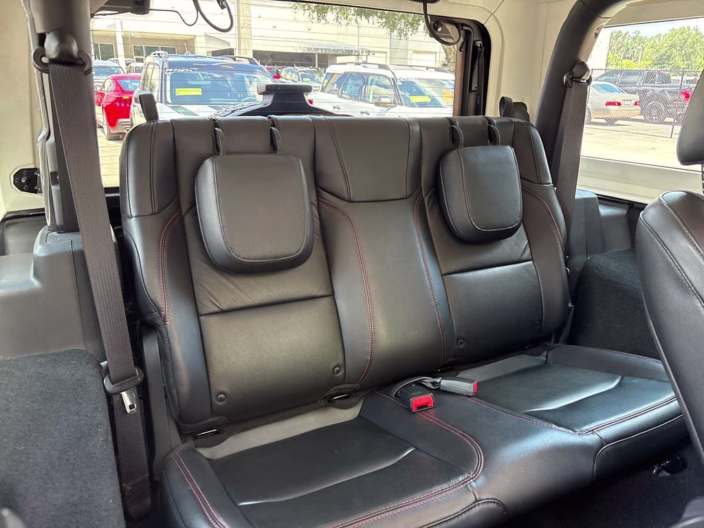2018 Granite Crystal Metallic Clearcoat Jeep Wrangler Rubicon 4X4 SUV