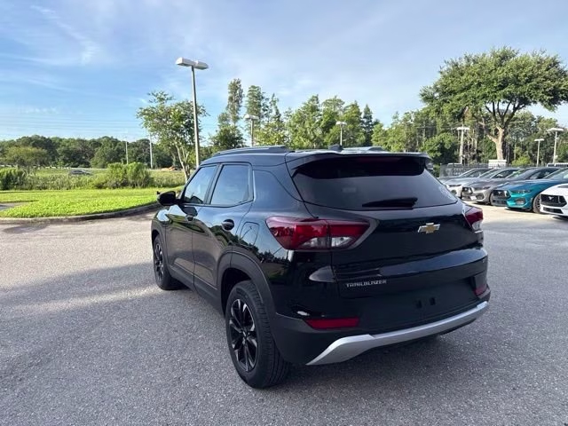2022 Mosaic Black Metallic Chevrolet Trailblazer LT FWD SUV