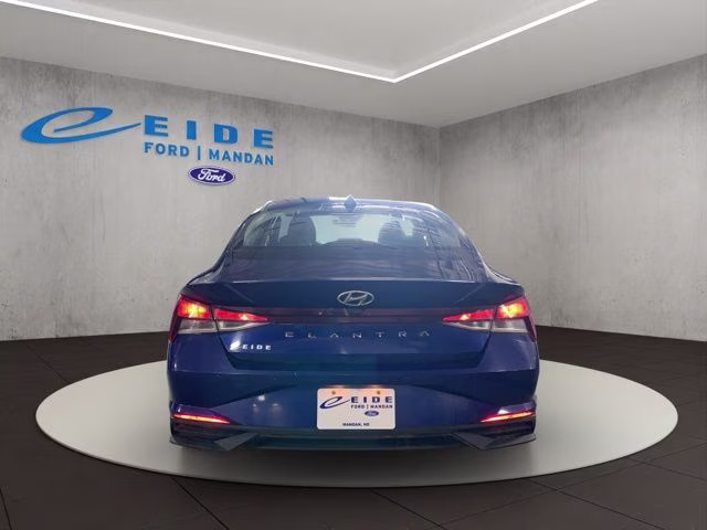 2021 Intense Blue Hyundai Elantra SE FWD Sedan