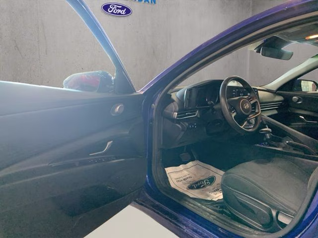 2021 Intense Blue Hyundai Elantra SE FWD Sedan