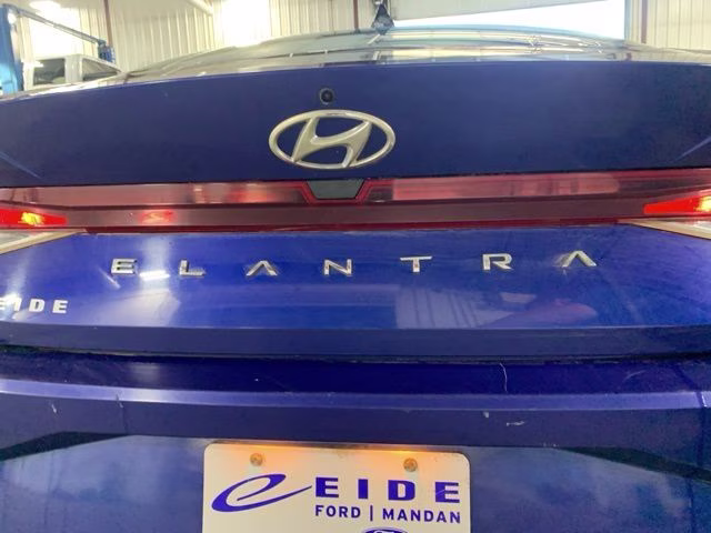 2021 Intense Blue Hyundai Elantra SE FWD Sedan