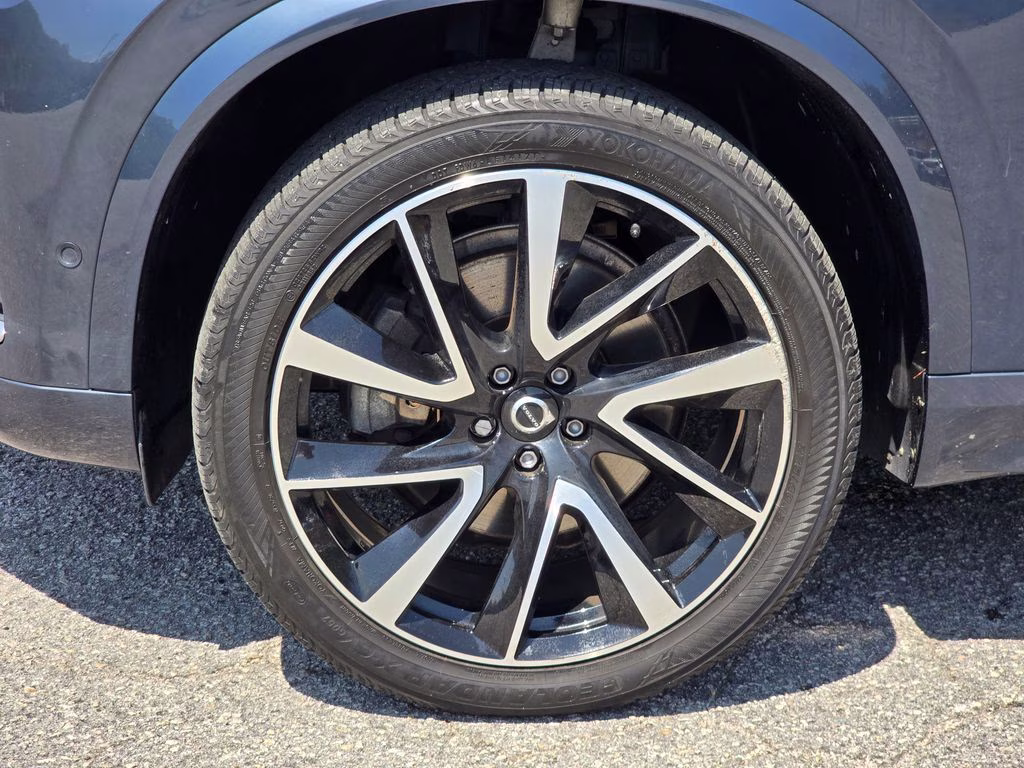 2023 Denim Blue Metallic Volvo XC90 B6 Plus 6-Seater AWD SUV