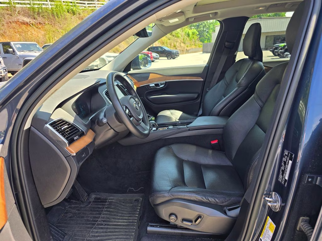 2023 Denim Blue Metallic Volvo XC90 B6 Plus 6-Seater AWD SUV