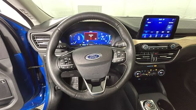 2021 Blue Metallic Ford Escape Plug-In Hybrid Titanium FWD SUV