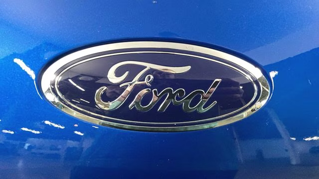 2021 Blue Metallic Ford Escape Plug-In Hybrid Titanium FWD SUV