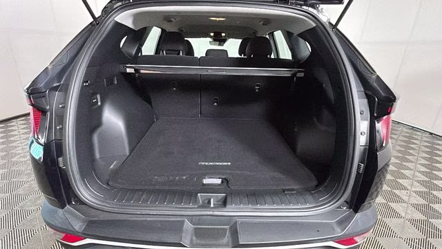 2023 Phantom Black Hyundai Tucson SE AWD SUV
