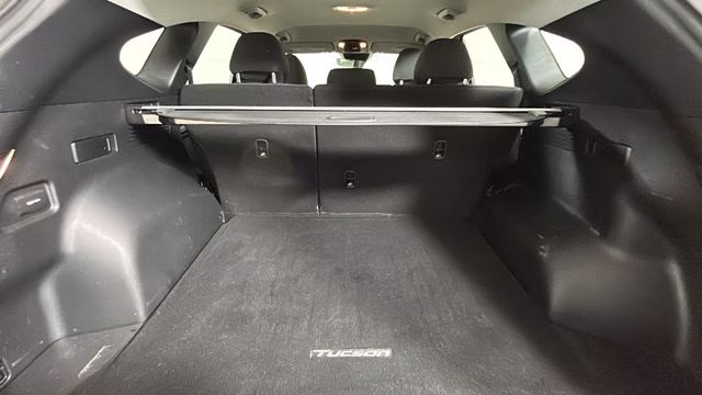 2023 Phantom Black Hyundai Tucson SE AWD SUV