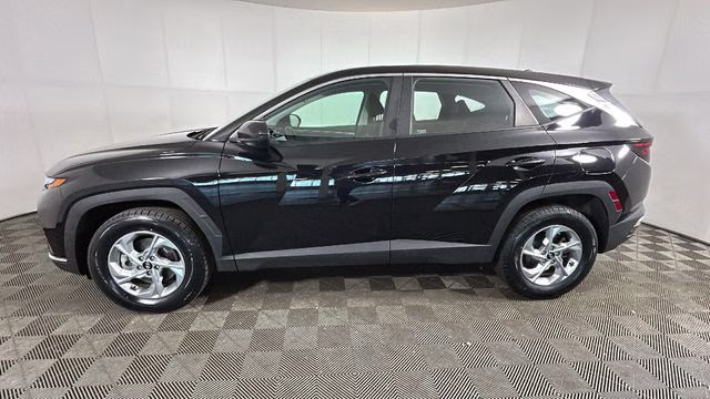 2023 Phantom Black Hyundai Tucson SE AWD SUV
