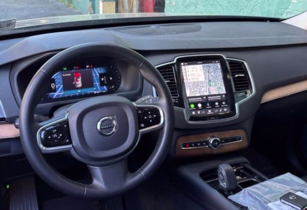 2023 Denim Blue Metallic Volvo XC90 B6 Plus 6-Seater AWD SUV