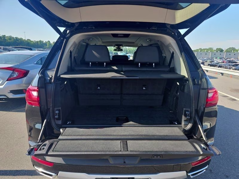 2021 Black Sapphire Metallic BMW X7 xDrive40i AWD SUV