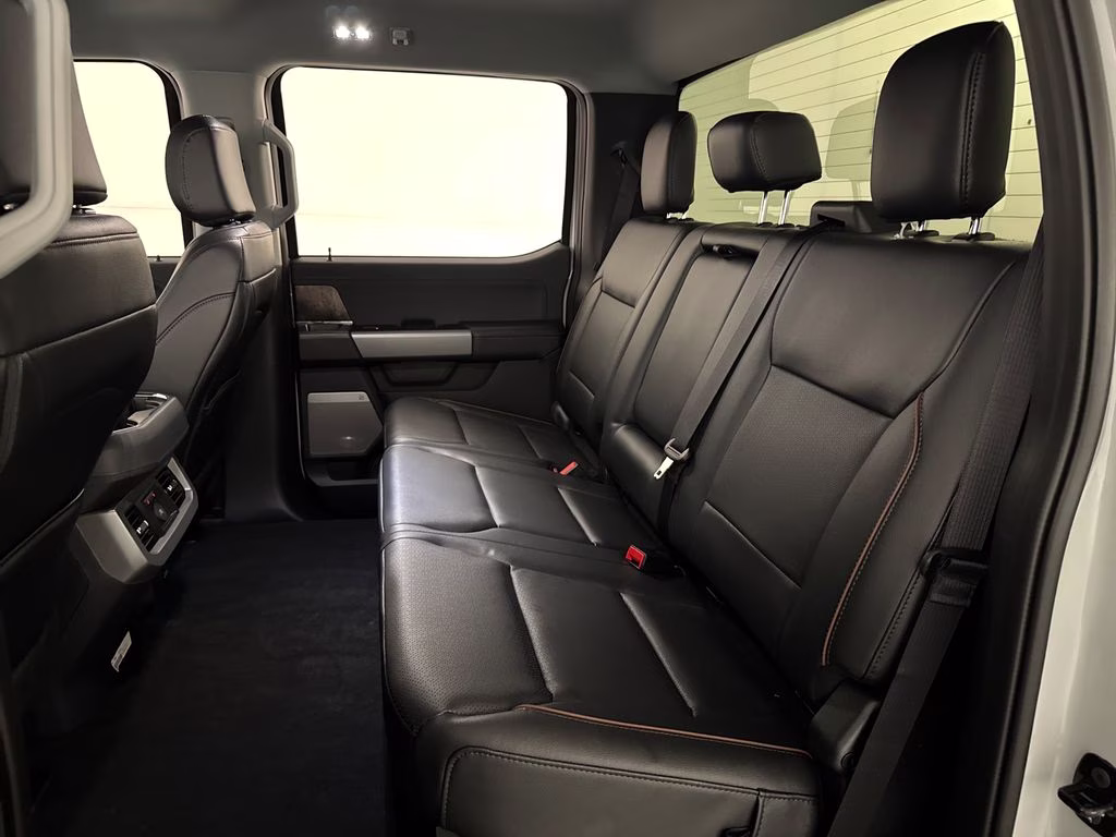 2026 Avalanche Ford Super Duty F-250 SRW Lariat 4X4 Truck