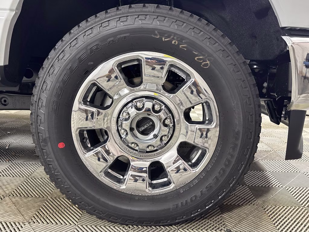 2026 Avalanche Ford Super Duty F-250 SRW Lariat 4X4 Truck