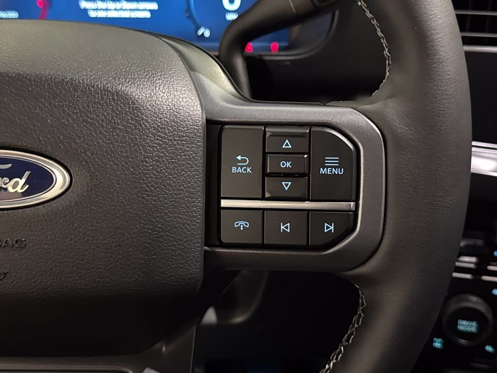 2026 Avalanche Ford Super Duty F-250 SRW Lariat 4X4 Truck