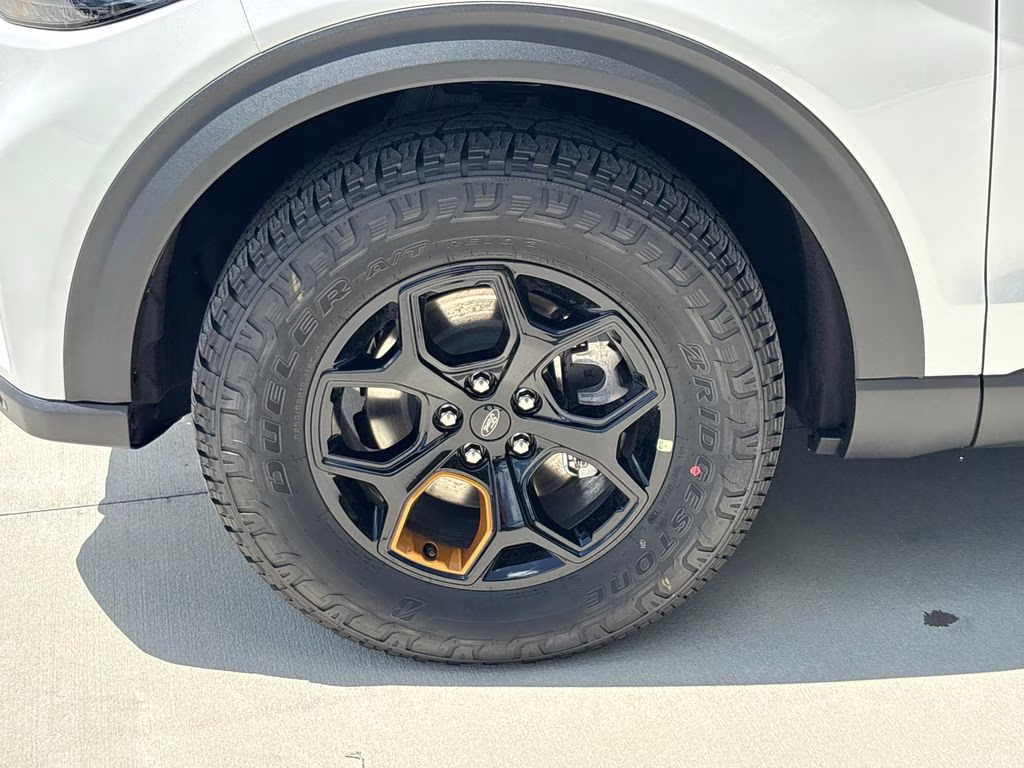 2026 Star White Metallic Tri-Coat Ford Explorer Tremor 4X4 SUV